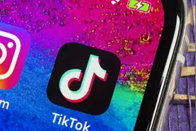 TikTok Marketing Example: How can Uniqlo use its "bring goods" to win the favor of consumers?